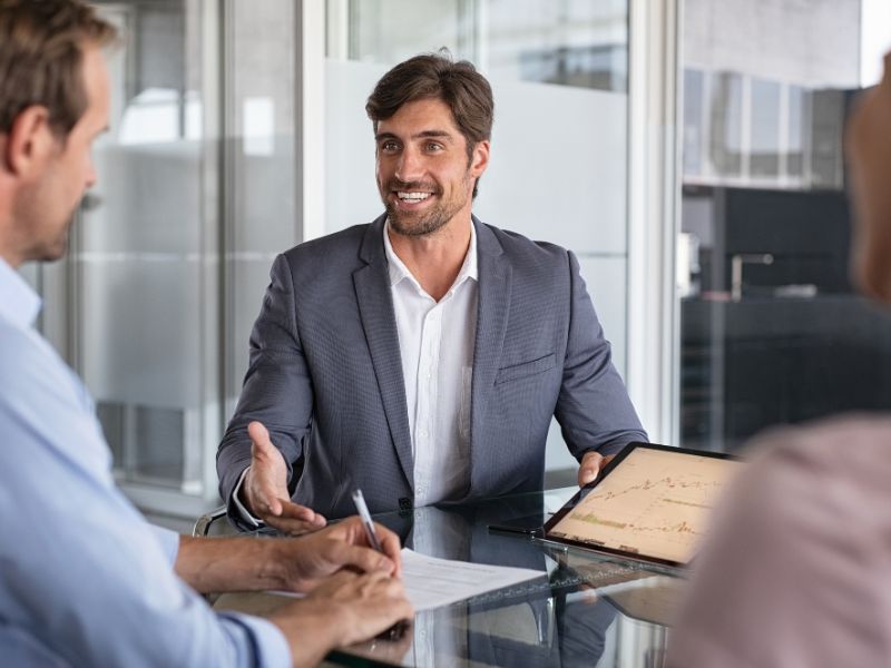 o que faz um consultor de investimentos