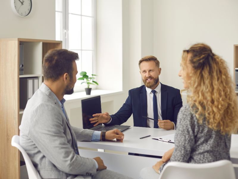 como escolher corretora de investimentos e ferramentas